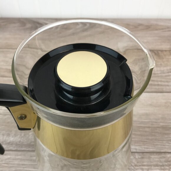 Vintage Pyrex Glass Coffee Carafe with Mid-Century Modern Gold Scroll Pattern - Picture 8 of 10